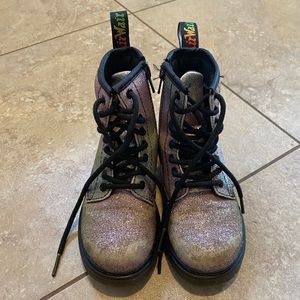 Dr. Marten 1460 Glitter J 1460 Boots in rainbow